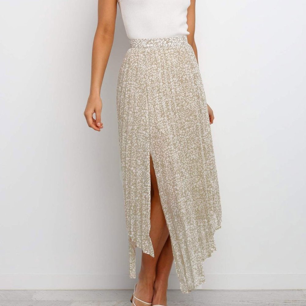 ๐
บPleated Maxi Skirt - Picture 4 of 11